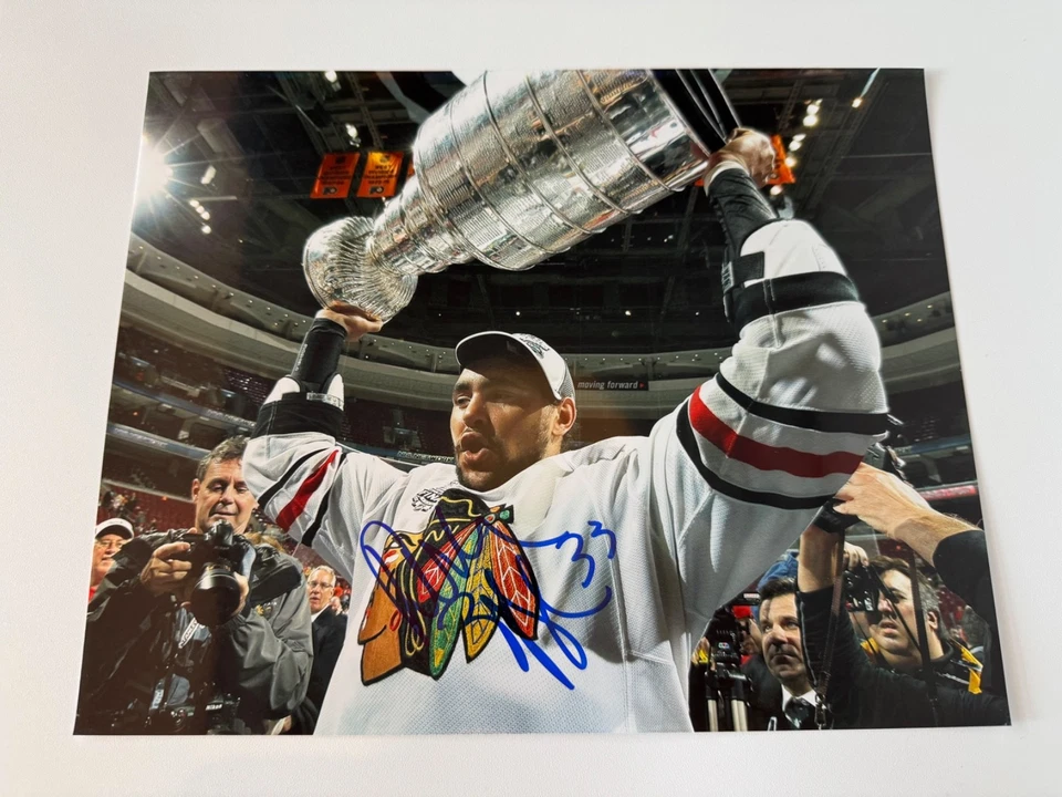Foto firmada por Dustin Byfuglien 8x10 Chicago Blackhawks AUTO Foto 1 de 1