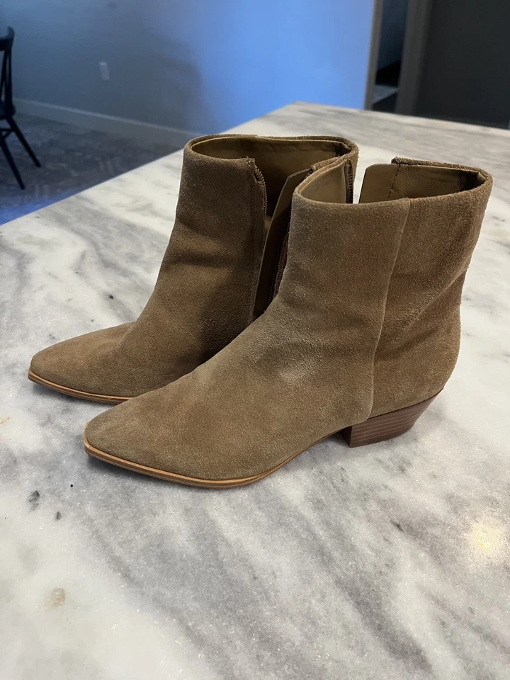 Botas Marc Fisher camurça com zíper marrom bronzeado - Tamanho 7 - Imagem 1 de 4