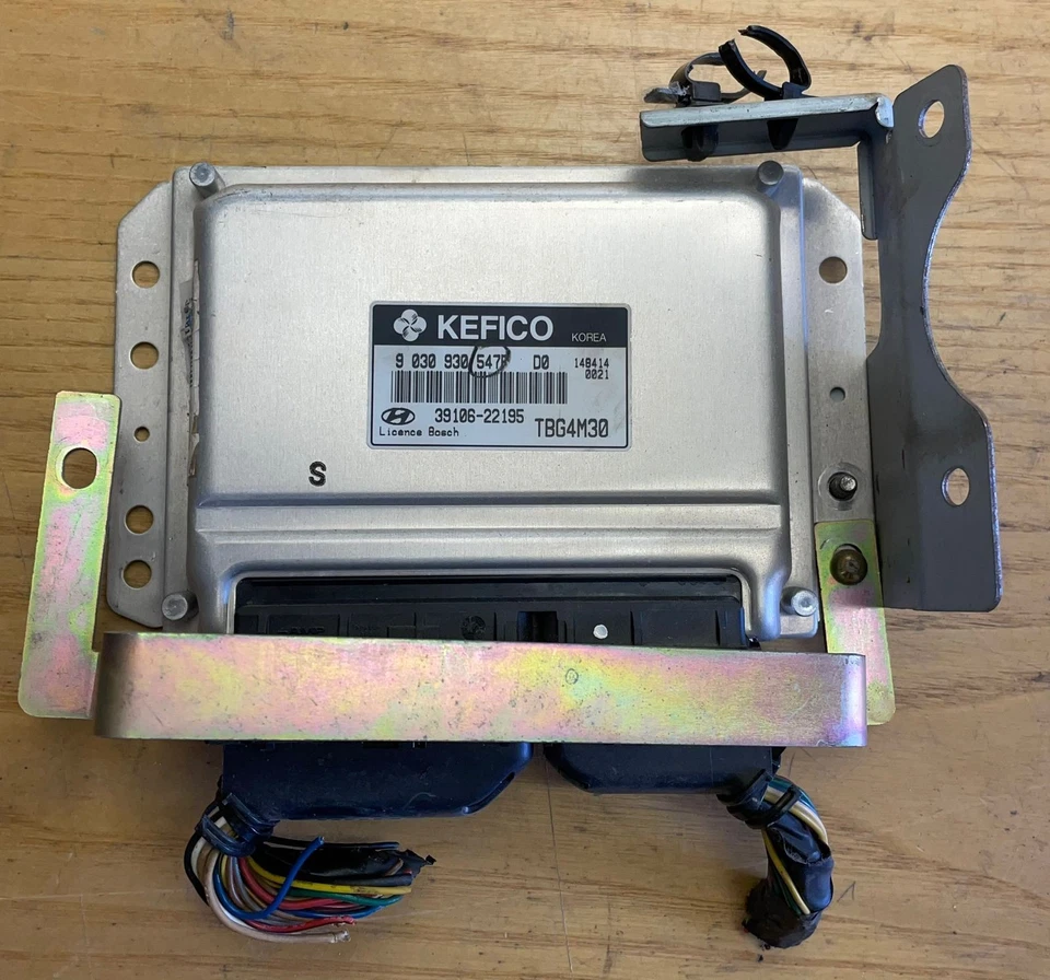 2002-2005 TB Hyundai Getz 1.3 G4EA Engine Control Unit ECU 39106-22195 - Image 1 of 4