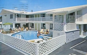 Postal de piscina Sea Cay Motel Apartments Pompano Beach FL Florida The Russells - Imagen 1 de 2