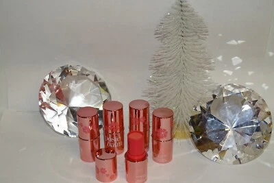 5 Benefit POSIE BÁLSAMO LABIAL HIDRATANTE TINTADO RELLENO DE MEDIAS Foto 1 de 4