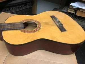 Guitarra antigua - Imagen 1 de 1