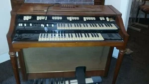Hammond M Organ (Model M-143) with Bench - Picture 1 of 8