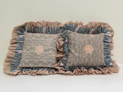 Par de almohadas vintage de encaje con volantes Cottagecore Foto 1 de 4