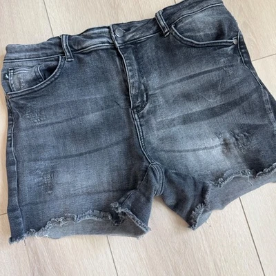 Pantalones cortos de mezclilla Judy Blue XL desgastados negros lavados dobladillo deshilachado Foto 1 de 4