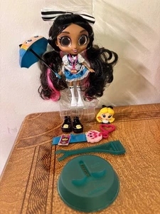 Disney Doorables ~ Adoorbs Puppe ~ Anita Superfan Alice im Wunderland Serie 1 - Bild 1 von 5