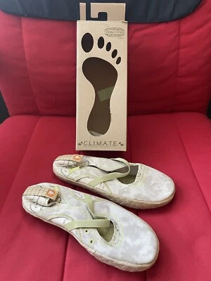 Cushe Shucoon Mary Jane Active Sneaker Womens SlipOn Active Shoe Size 7 NIB - Image 1 of 4