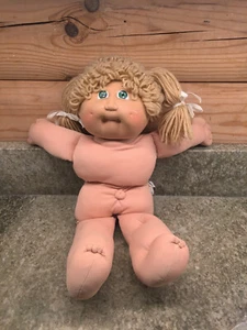 Vintage Cabbage Patch Kid Doll 1982 Girl Doll BLUE Eyes BLONDE Coleco Signed - Picture 1 of 5
