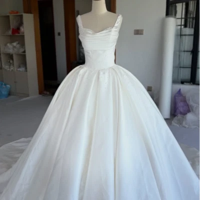 Vestidos de novia con cuentas satinado blanco marfil sin mangas vintage 2025 vestidos de novia Foto 1 de 4