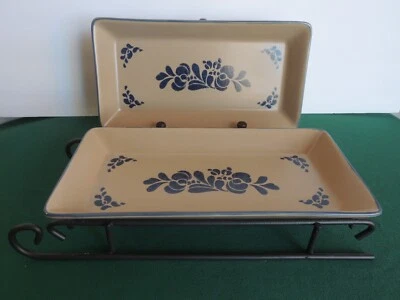 Pfaltzgraff Trineo de Arte Popular 2 Bandejas Servidor Plato para Servir con Soporte de Hierro Tostado y Azul Foto 1 de 4