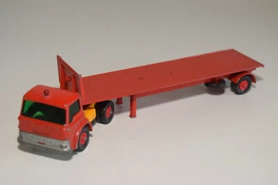 1:60 MATCHBOX 17 FORD TRATTORE CAMION CON RIMORCHIO ROSSO OTTIME CONDIZIONI - Immagine 1 di 4