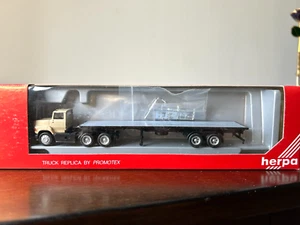 HERPA #6163 Ford L9000 cabina con remolque plano Highboy de 41' H.O. 1:87 - Imagen 1 de 2