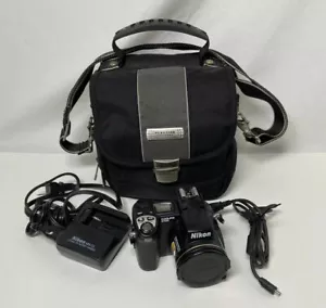 Nikon CoolPix E5700 5.0 MegaPixel 8x Zoom Digital Camera - Charger Transfer Bag - Picture 1 of 11