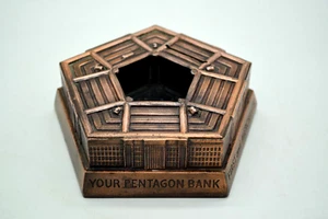 Replica in metallo miniatura anni '50 del PENTAGONO - 1° Banca Nazionale Mercanti - Foto 1 di 11