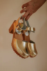 Heeled wooden clogs of natural leather with closed toe uppers on high heel - Picture 1 of 13