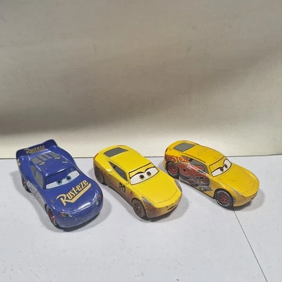 Coches Disney Pixar Cruz Ramírez como Frances Beltline Lightning McQueen Rust Eze Foto 1 de 4