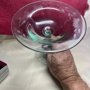 Fostoria Green Fairfax Round Compote 61/2”Tall X 6 1/2”Across (Twisted Stem) - Picture 1 of 12