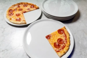 Saturnia weißer Porzellan Pizzateller 12"" - 1 Packung mit 6 Tellern - Bild 1 von 5