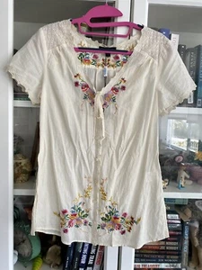 Blusa Bordada Talla S Algodón Crudo Boho Flores Manga Corta Nueva con Etiquetas - Imagen 1 de 6