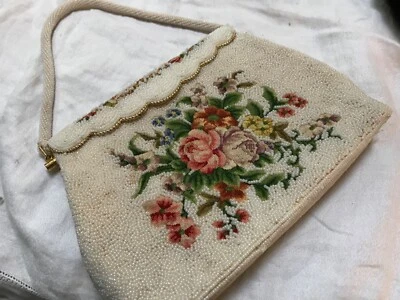 "Bolso de mano vintage pequeño punto de aguja floral de noche blanco con cuentas 6,5 x 9""" Foto 1 de 4
