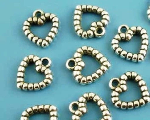 LOT de 30 PENDENTIFS ARGENTE foncé perles breloques COEURS HEART acrylique bijou