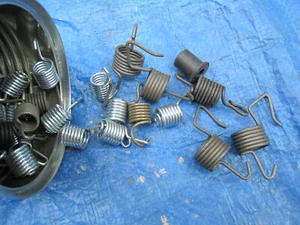 28 Lot sale GM Brake Hardware kit - hold down springs GTO Chevelle - Bild 1 von 4