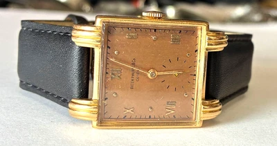 Asas escalonadas acanaladas cuadradas de oro de 18 quilates Patek Phillipe de colección para hombre 26 mm Foto 1 de 4