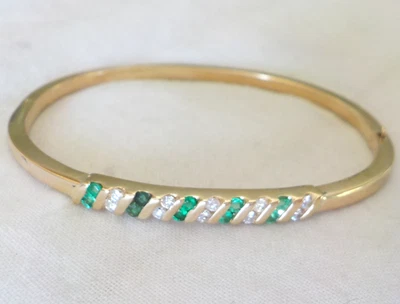Brazalete de diamantes esmeralda con brazalete de oro amarillo sólido de 14 k - 7,83 gms, 6,8 pulgadas, 0,60 quilates Foto 1 de 4