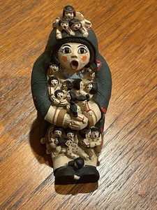 SOUTHWEST PUEBLO NATIVE AMERICAN STORYTELLER FIGURINE HAND PAINTED - Picture 1 of 6