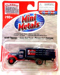 MINI METALS 30375 41/46 CHEVROLET STAKE BED TRUCK PIONEER CORN COMPANY NEW - Picture 1 of 2