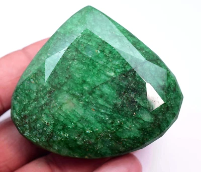 Natural Huge Green Emerald Zambian 726.5 CT Certified Pear Cut Loose Gemstone - Image 1 of 4