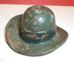 Ungewöhnlicher Gusseisen Militär oder Cowboy Hut Schreibtischplatte Bleistifthalter, 2-1/2" lang - Bild 1 von 3