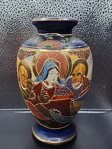 Vintage japanische Satsuma Keramik Vase mit erhabenen Emaille auf blauem Boden - Bild 1 von 8