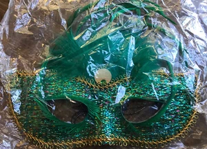 Franco American Novelty Co Green Gold Mask Feathers New In Package Vintage - Picture 1 of 6