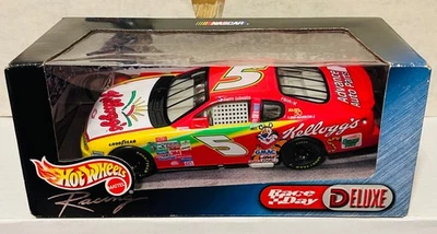 1999 Hot Wheels Race Day Deluxe / Terry Labonte 1:24 Diecast NASCAR Kellogg's - Image 1 of 2