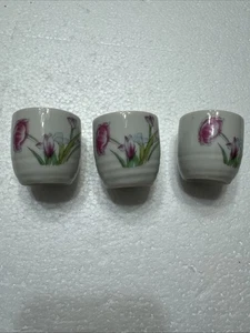 Juego de 3 tazas de sake de porcelana * marcadas Japón * patrón floral usadas envío gratuito - Imagen 1 de 7