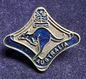 VINTAGE AUSTRALIAN GIRL GUIDES KANGAROO PIN BADGE NON-MAGNETIC WHITE METAL - Picture 1 of 4