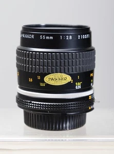 Near Mint Nikon Ai-s Nikkor 55mm f/2.8 Micro Nikkor Objektiv. Getestet/Garantiert - Bild 1 von 4