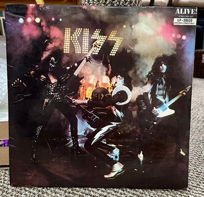 🔥 KISS ECUADOR LP CASABLANCA AUCOIN KISS ALIVE! RARE DYNASTY LABELS   - Image 1 of 4