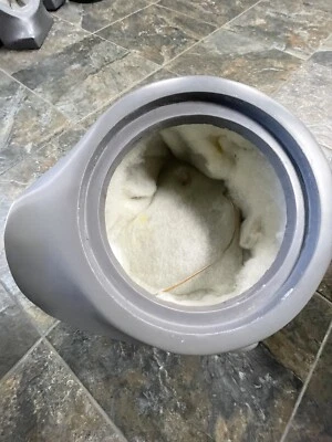 06-09 VW GTI ONE 12” CAJA SUBWOOFER SEMI ACABADO DERECHA SELLADA Foto 1 de 4