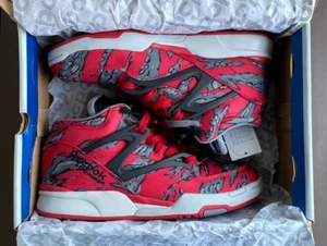 NEW 2014 Reebok x Stash Pump Omni Lite 25th Annv Camo Red. Size 9US/8UK. V61562 - Picture 1 of 9
