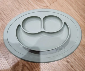 EZPZ Mini Mat Plates Silicone Suction Placemat Baby Toddler Feed - Picture 1 of 1