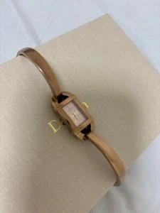 GUCCI 6800L GOLD Bangle Watch GG Dial Women's Watch From JAPAN - Picture 1 of 3