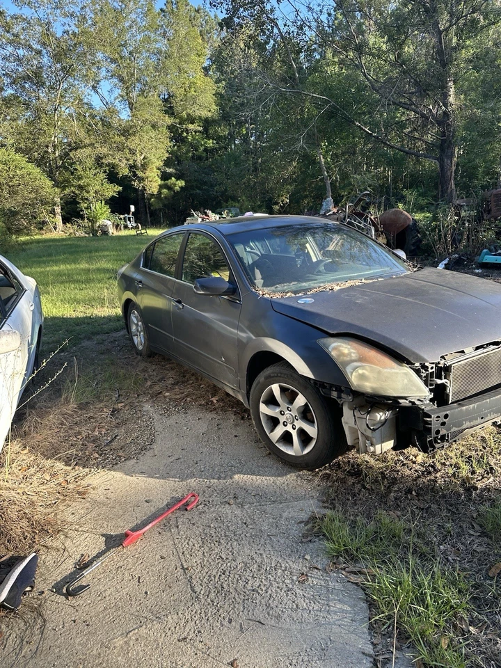 Nissan Altima 2007-2012 capó Foto 1 de 2