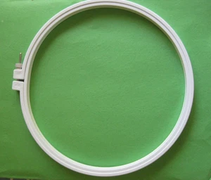 WHITE Plastic Embroidery Hoop Frame Screw Closure 8" Cross Stitch - Picture 1 of 3