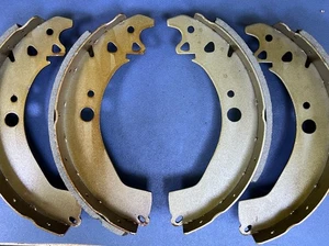 Set ganasce freno posteriori per Peugeot J7 1968-1980, J9 1980-1987 = SPEDIZIONE IN GIORNATA - Foto 1 di 1