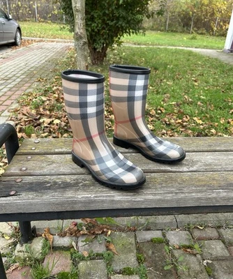 Botas de lluvia Burberry clásicas a cuadros de goma para mujer EU 36 / US 6 beige  Foto 1 de 4