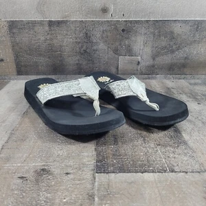 Yellow Box Silver Sparkle Mellow Mat Sandals / Flip Flops - Size 8.5 - Picture 1 of 5