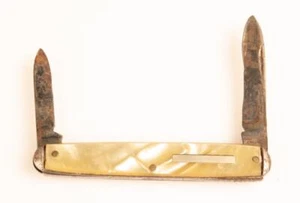 GENTLEMAN'S SMALL POCKET KNIFE - ENGLAND CIRCA 1930 MOTHER OF PEARLGRIPS  R9832V - Picture 1 of 5