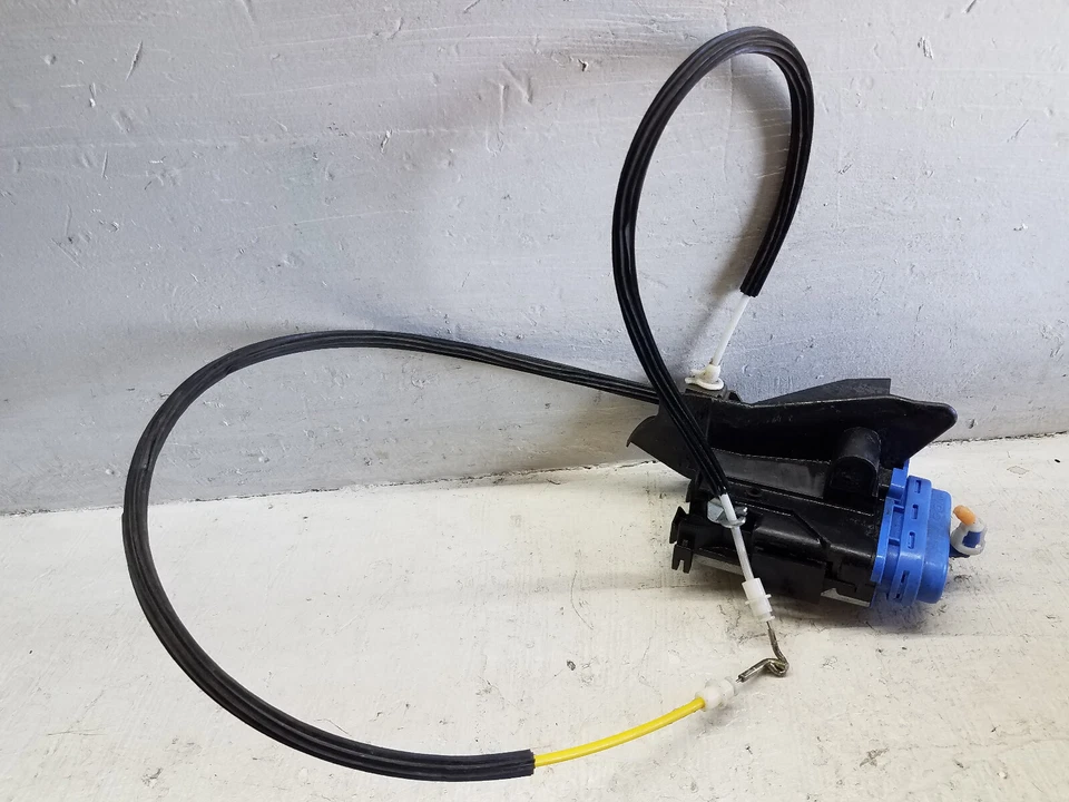 1999-2002 Audi A4 Left Rear Door Lock Latch Actuator (M173) - Image 1 of 2